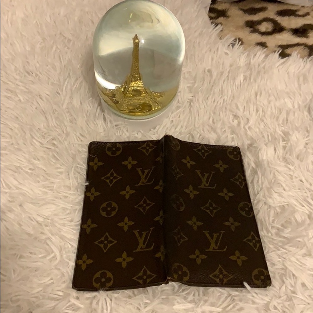 LOUIS VUITTON BIFOLD MONOGRAM WALLET